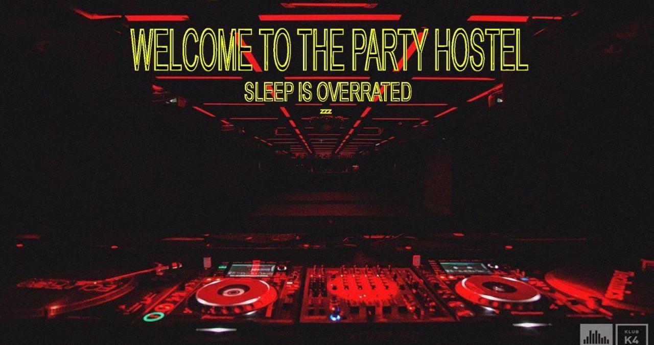 Party Hostel Zzz Любляна Экстерьер фото